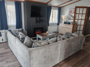 Dog Friendly 8 Berth Lodge, 600 Yard's From The Beach In Hunstanton